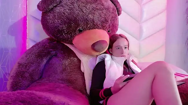 CARO ADAMS1 online show from January 17, 2026, 11:36 am