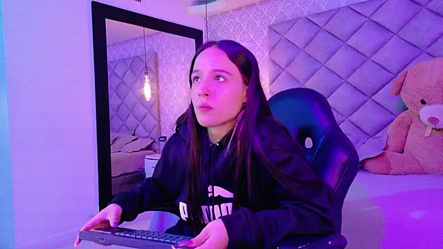 Snapshot of CARO_ADAMS1 chatting on November 28, 2025, 11:43 am CARO ADAMS1 online show from November 28, 2025, 11:43 am