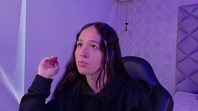 Snapshot of CARO_ADAMS1 chatting on November 19, 2025, 12:05 pm CARO ADAMS1 online show from November 19, 2025, 12:05 pm