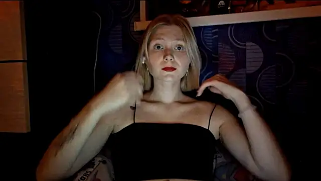Snapshot of Kira_Nellis chatting on October 16, 2025, 2:25 pm Kira Nellis online show from October 16, 2025, 2:25 pm