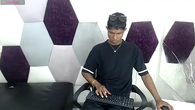 Snapshot of Mick_storm chatting on February 6, 2026, 6:59 pm Mick storm online show from February 6, 2026, 6:59 pm