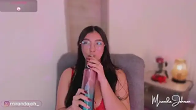 Snapshot of MirandaJohnson_ chatting on December 18, 2025, 2:10 pm MirandaJohnson online show from December 18, 2025, 2:10 pm