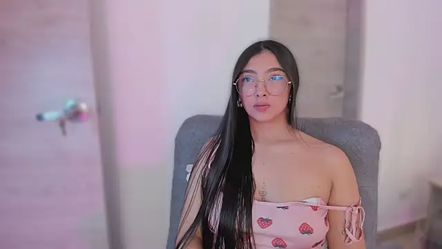 Snapshot of MirandaJohnson_ chatting on October 21, 2025, 12:15 pm MirandaJohnson online show from October 21, 2025, 12:15 pm