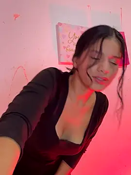 Julieta-Cutie online show from October 19, 2025, 5:21 am