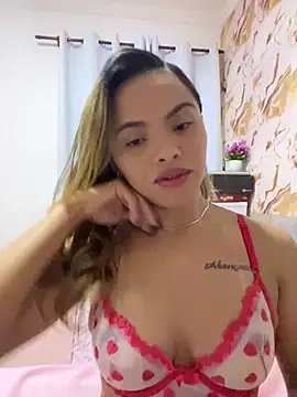safadinhaquenteW online show from July 13, 2026, 12:48 pm