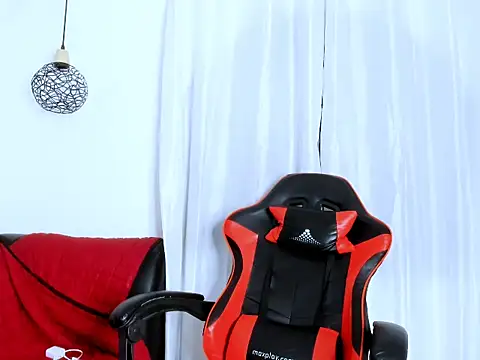 Snapshot of amber_love03 chatting on November 14, 2025, 2:48 am amber love03 online show from November 14, 2025, 2:48 am