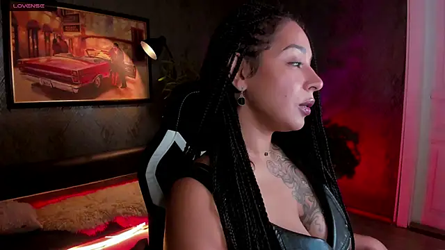 Aisha Goldstein online show from November 20, 2025, 6:03 am