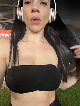 Snapshot of Kattefit chatting on May 11, 2026, 3:51 pm Kattefit online show from May 11, 2026, 3:51 pm