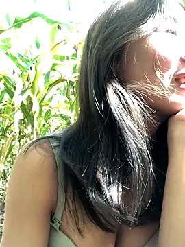 namicute online show from November 25, 2025, 5:41 am