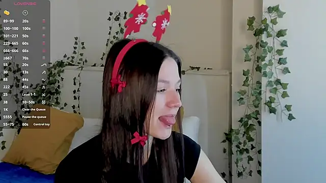 ChillGato online show from December 15, 2025, 1:33 am