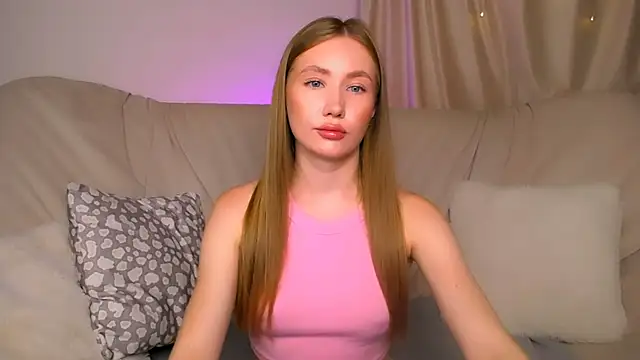 EllyColins online show from July 11, 2026, 3:07 am
