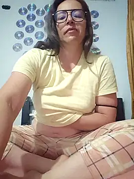 Snapshot of Lui_Fer01 chatting on June 14, 2026, 9:54 am Lui Fer01 online show from June 14, 2026, 9:54 am