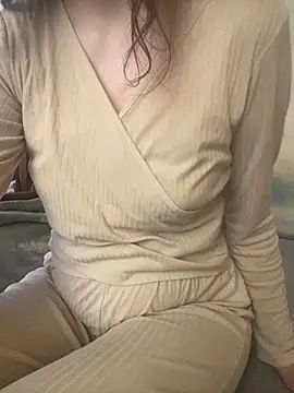 KittieCreme online show from February 20, 2026, 7:21 am