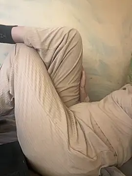 KittieCreme online show from February 9, 2026, 8:01 am