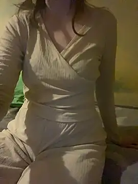 KittieCreme online show from February 6, 2026, 5:53 pm