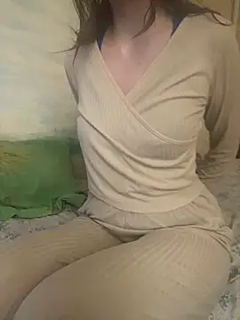 KittieCreme online show from March 31, 2026, 12:29 pm