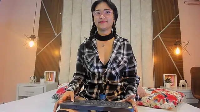 Mariana-Torres online show from November 2, 2025, 2:22 pm