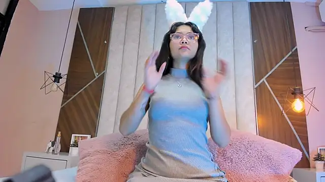 Mariana-Torres online show from October 28, 2025, 12:59 pm