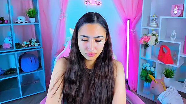 RebeckaThornton online show from November 7, 2025, 9:36 am