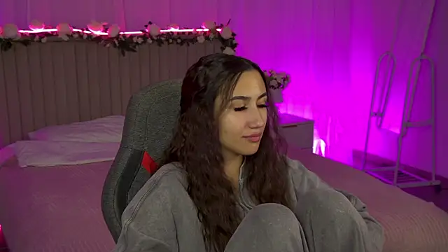 RebeckaThornton online show from November 20, 2025, 5:57 pm