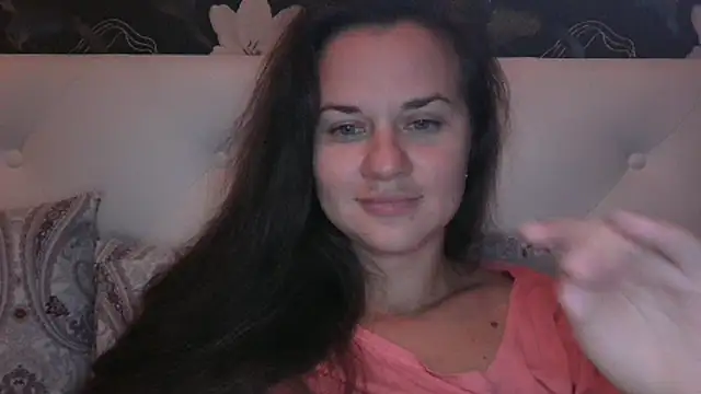 GiaaCaranggi online show from October 17, 2025, 7:37 pm