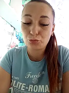 Snapshot of HollyDollsi chatting on October 13, 2025, 10:17 am HollyDollsi online show from October 13, 2025, 10:17 am