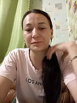 HollyDollsi online show from January 8, 2026, 9:21 pm