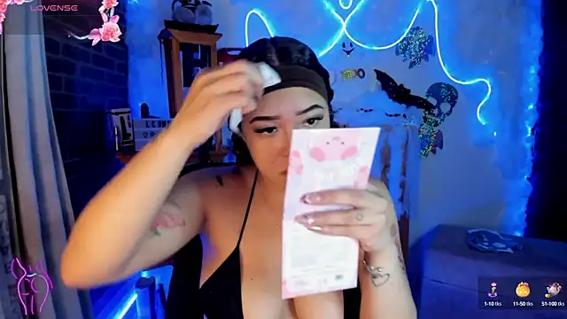 Lizz martins online show from October 14, 2025, 1:50 am