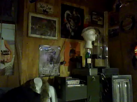 Snapshot of OldManOnline chatting on March 4, 2026, 10:17 pm OldManOnline online show from March 4, 2026, 10:17 pm