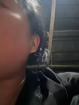 Linh-xxx online show from February 23, 2026, 12:39 pm