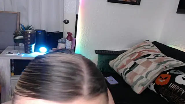 sofiahothead online show from October 29, 2025, 7:18 am