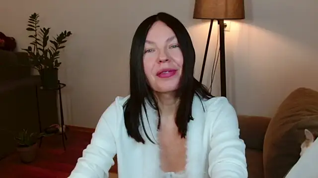 Snapshot of LittleNicolee chatting on February 21, 2026, 4:31 pm LittleNicolee online show from February 21, 2026, 4:31 pm