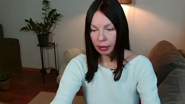 Snapshot of LittleNicolee chatting on February 24, 2026, 3:13 pm LittleNicolee online show from February 24, 2026, 3:13 pm