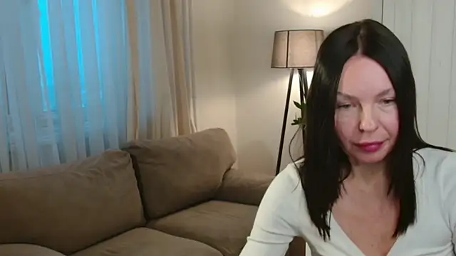 Snapshot of LittleNicolee chatting on January 8, 2026, 1:06 pm LittleNicolee online show from January 8, 2026, 1:06 pm