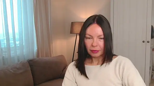 Snapshot of LittleNicolee chatting on January 6, 2026, 9:13 am LittleNicolee online show from January 6, 2026, 9:13 am