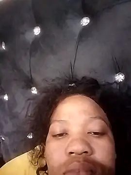 CaramelBoootie online show from November 11, 2025, 7:52 pm