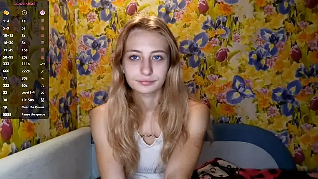 AmeliLia online show from October 31, 2025, 3:41 pm