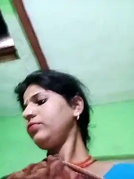 Karishma cute online show from October 24, 2025, 6:07 pm