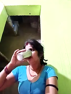 Karishma cute online show from October 14, 2025, 5:46 pm