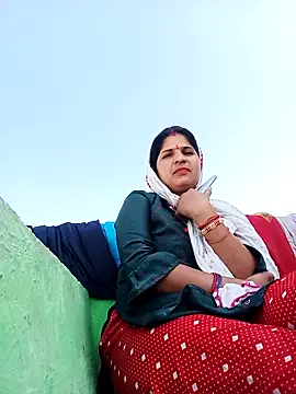 Karishma cute online show from November 13, 2025, 8:07 am