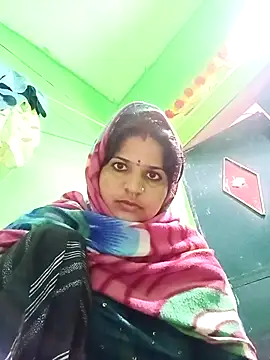 Karishma cute online show from November 8, 2025, 1:20 am