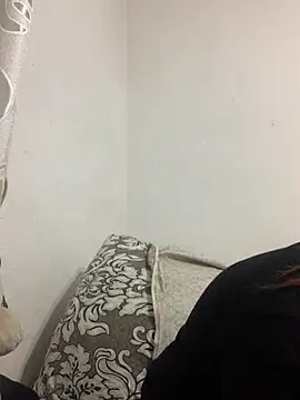 MiraCastellon online show from October 27, 2025, 12:50 pm