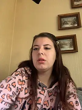 MiraCastellon online show from November 5, 2025, 11:35 am