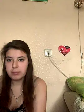 MiraCastellon online show from November 6, 2025, 11:58 am