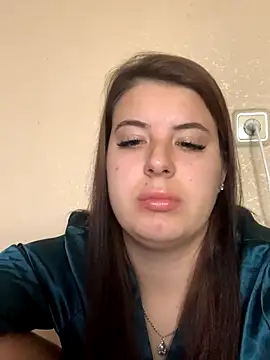 MiraCastellon online show from November 10, 2025, 11:26 am