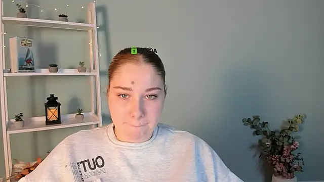 tereza moon online show from October 24, 2025, 8:35 am