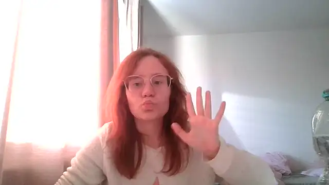 Snapshot of LuckySLove chatting on June 7, 2026, 5:40 pm LuckySLove online show from June 7, 2026, 5:40 pm
