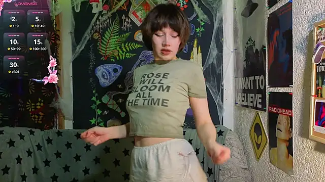 ReincarnatedAngel online show from November 26, 2025, 8:53 pm