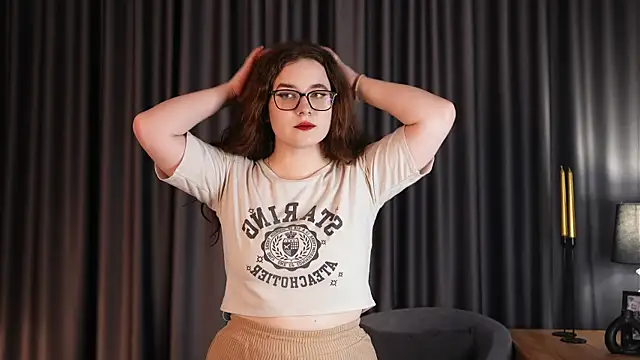 YuriFout online show from October 22, 2025, 11:42 am