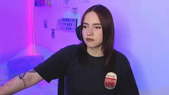 Emily Lindey online show from February 26, 2026, 1:05 am